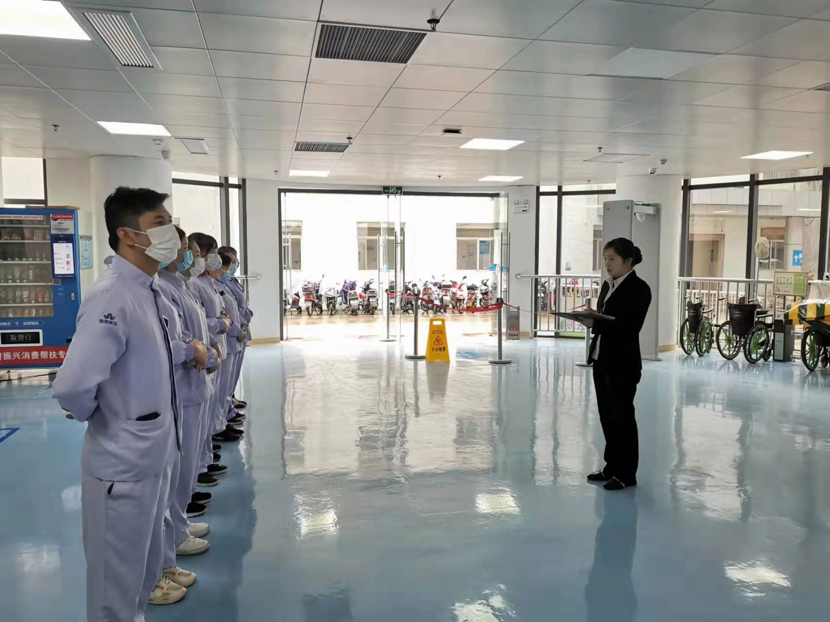 德慧美品物業(yè)員工周例會展示